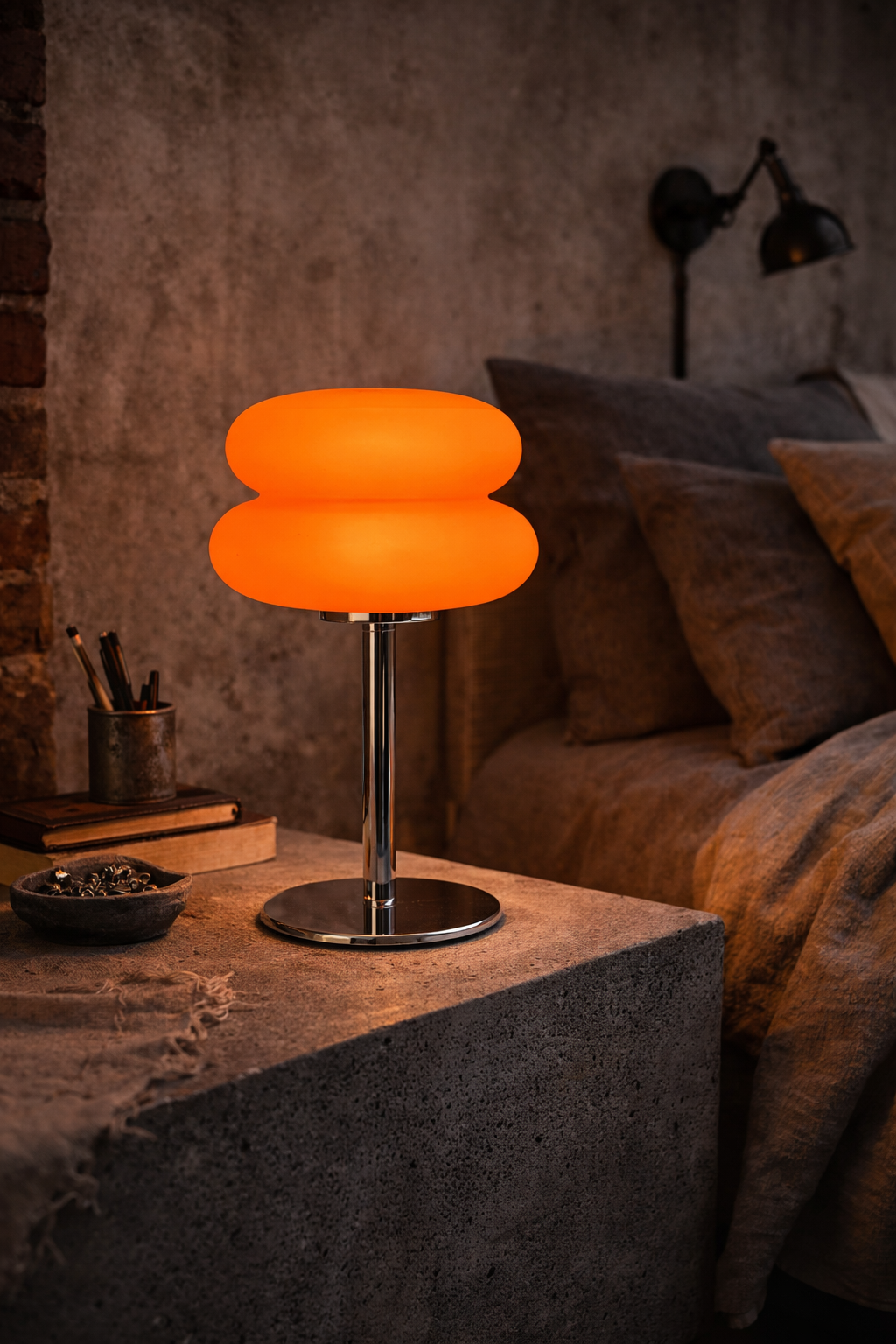 light warm cozy bedside table lamp
